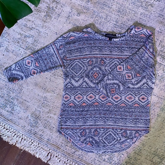 Almost famous Womens size M loose fit loose knit sweater blouse - Picture 4 of 4